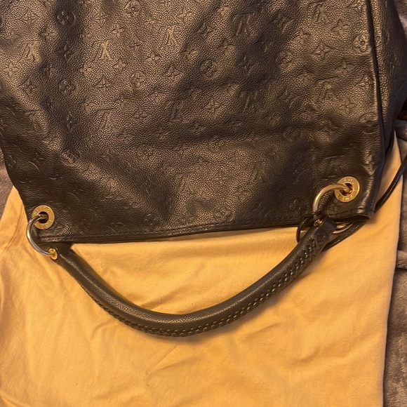 LOUIS VUITTON
Monogram Empreinte Artsy MM Blue - Picture 9 of 11